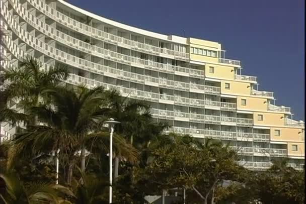 Piscina en Lucaya Hotel — Vídeos de Stock