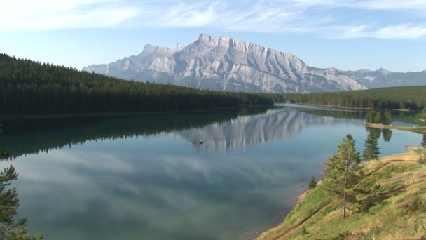 Гарне озеро в Канаді — стокове відео