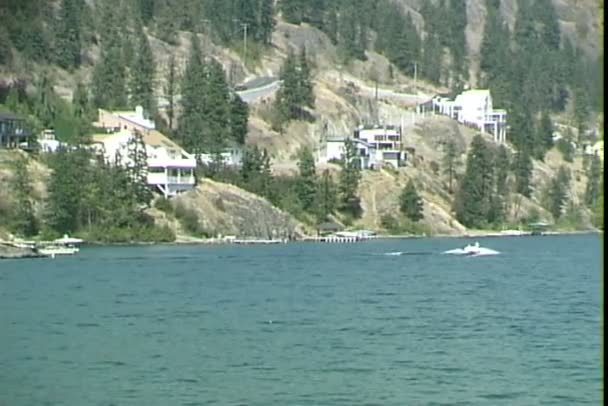 湖岸的加拿大不列颠哥伦比亚省 — 图库视频影像