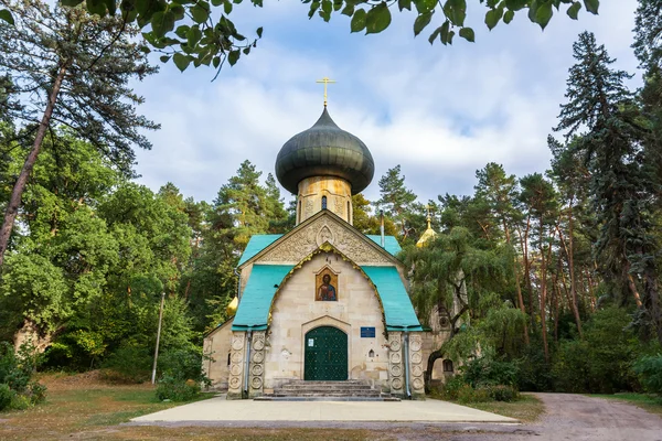 Megváltó színeváltozása templom. — Stock Fotó