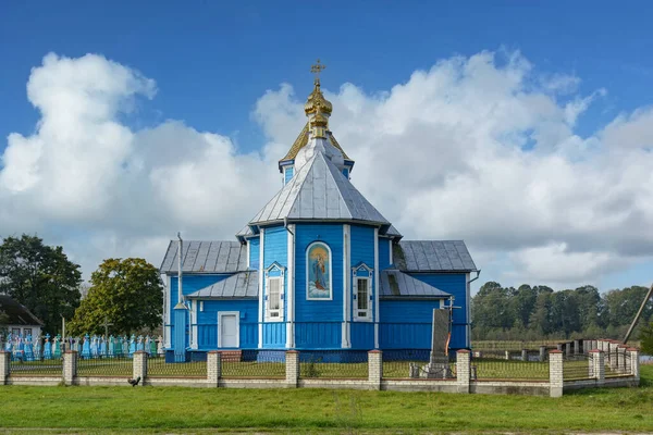 祝福された聖母のカザンアイコンの教会 聖カザン教会 Pishcha Shatsk国立自然公園 ボリン地域 ウクライナ 木造宗教建築 — ストック写真