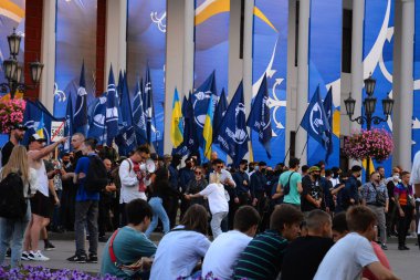 Ukrayna, Odesa - 28 Ağustos 2021: 28 Ağustos 'ta, Odesa Gurur-2021 eşcinsel kültür festivali kapsamında Odesa' nın merkezinde LGBT 'nin halka açık bir eylemi gerçekleşti. Gelenek ve Düzen hareketi üyeleri LGBT topluluk yürüyüşüne karşı çıkıyor.