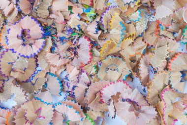 parlak renkli boya kalemleri