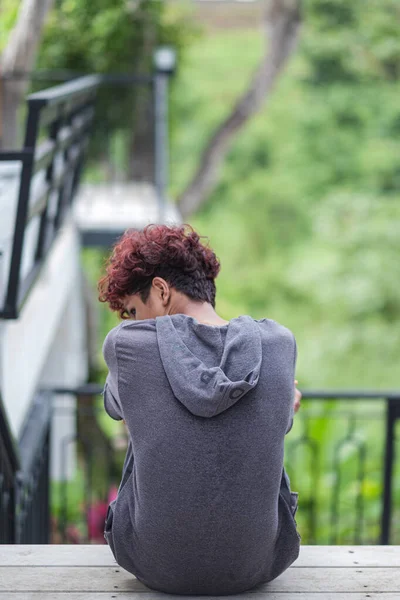 Jongen Blijft Thuis Verveeld Door School Sluitingen Als Gevolg Van Stockfoto