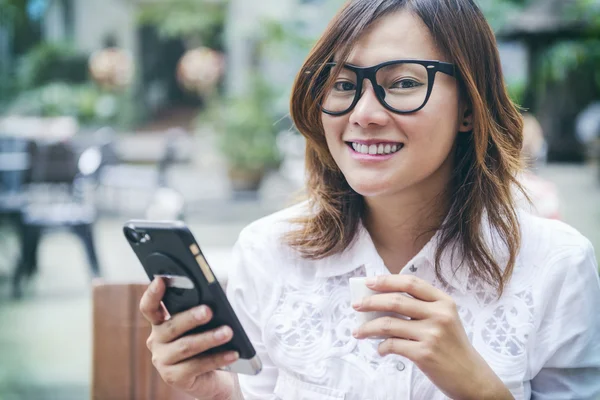 Asiático las mujeres sonriendo — Foto de Stock