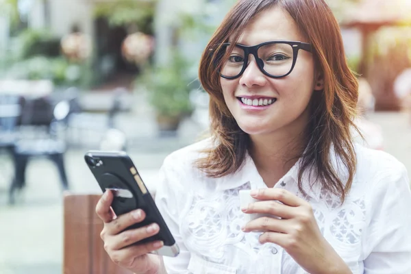 Asiático las mujeres sonriendo — Foto de Stock