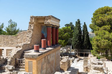 Girit (Yunanistan) adasındaki Knossus arkeolojik sahasında yeniden inşa edilmiş bina)