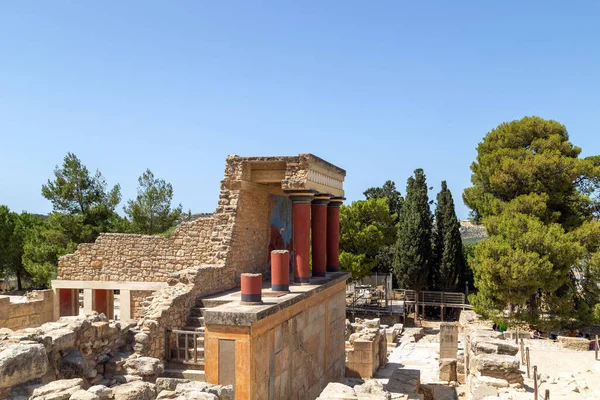 Girit (Yunanistan) adasındaki Knossus arkeolojik sahasında yeniden inşa edilmiş bina)