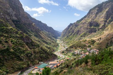 Serra de gua Vadisi (Lombo do Moleiro) ve Madeira Dağ Yolu (Portekiz))