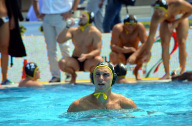 Alman Moritz Oeler odak ta, arka planda Alman takımı. 