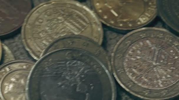 Monedas de diferentes países — Vídeo de stock