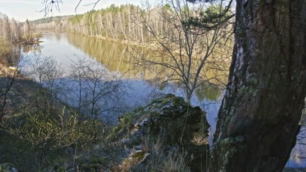 Berg rivier landschap Siberië, Oeral, Rusland — Stockvideo