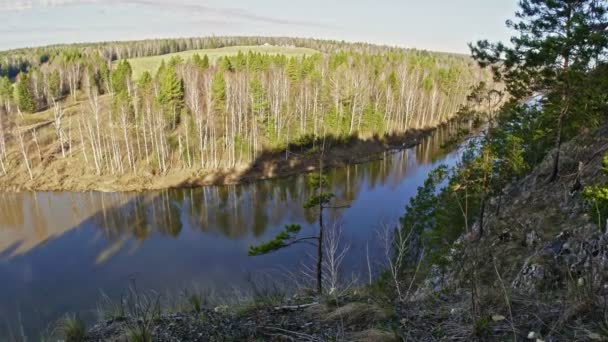 Hegyi folyó táj Chusovaya, Oroszország — Stock videók