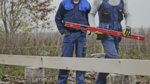 Workers at the construction site — Stock Video