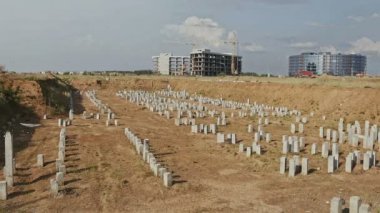 Gün boyunca şantiye: Beton kazık çukurda