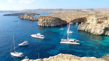 Kristal lagün Comino Adası