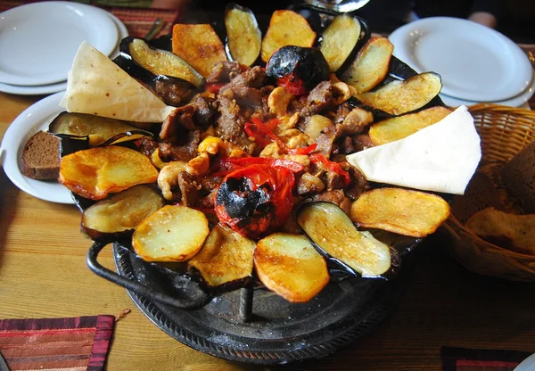 Lezzetli assorti sac çanak