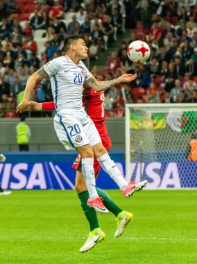 Kazan, Rusya - 28 Haziran 2017. Şili Millî Futbol Takımı 'nın orta saha oyuncusu Charles Aranguiz, FIFA Konfederasyon Kupası 2017 yarı final maçında Şili' ye karşı.