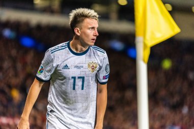 Glasgow, İskoçya, İngiltere - 6 Eylül 2019. Rusya Millî Futbol Takımı 'nın orta saha oyuncusu Aleksandr Golovin UEFA Euro 2020 ön eleme karşılaşmasında Glasgow' da İskoçya-Rusya maçında.