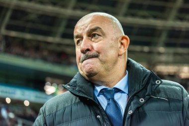 Moskova, Rusya - 10 Ekim 2019. Rusya milli futbol takımı teknik direktörü Stanislav Cherchesov UEFA Euro 2020 ön eleme karşılaşmasında Moskova 'da İskoçya Rusya' ya karşı (4-0).