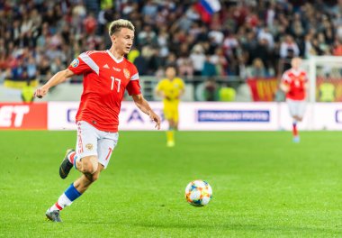 Kalininingrad, Rusya - 9 Eylül 2019. Rusya Millî Futbol Takımı orta saha oyuncusu Aleksandr Golovin UEFA Euro 2020 ön eleme karşılaşmasında Rusya Kazakistan 'a karşı (1-0) Kalininingrad' da.