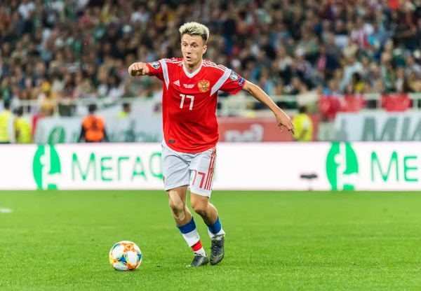 Kalininingrad, Rusya - 9 Eylül 2019. Rusya Millî Futbol Takımı orta saha oyuncusu Aleksandr Golovin UEFA Euro 2020 ön eleme karşılaşmasında Rusya Kazakistan 'a karşı (1-0) Kalininingrad' da.
