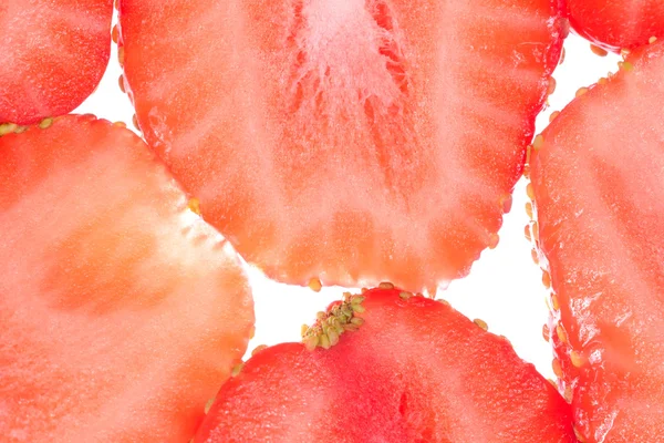 Tranches de fraises fraîches isolées sur fond blanc, gros plan — Photo