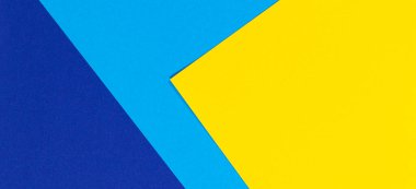 Soyut açık mavi ve sarı renkli geometrik kağıt kompoziton afiş arkaplanı, üst görünüm