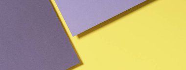 Soyut geometrik arka plan sarı ve gri renklerde. Aydınlatıcı moda sarı ve nihai gri arkaplan