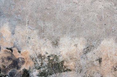 Karanlık alçı duvar kirli kırık çizik arka plan ile. Eski retro vintage brickwall kabuğu gri sıva doku ile