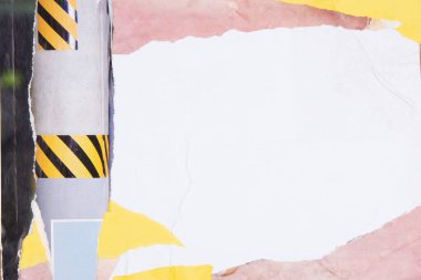 Eski beyaz grunge yırtık kolaj posterleri buruşmuş kağıt pankart dokusu arkaplanı metin veya resim için kopyalama alanı