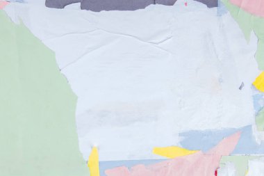 Eski beyaz grunge yırtık kolaj posterleri buruşmuş kağıt pankart dokusu arkaplanı metin veya resim için kopyalama alanı