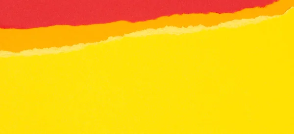 Σκισμένο grunge σκισμένο κίτρινο, πορτοκαλί, κόκκινο γεωμετρικό φόντο χαρτιού. Πολύχρωμο σχισμένο κολάζ χαρτιού ταπετσαρία — Φωτογραφία Αρχείου