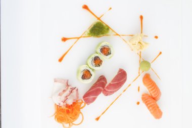 lezzetli suşi tabağı