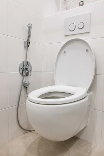 WC avec bidet dans la salle de bain — Photo