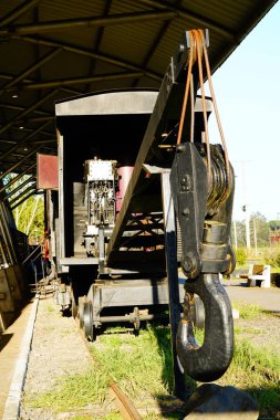 Tren vagonları için acil durum vinci