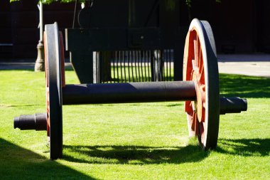 Pablo Neruda Ulusal Demiryolu Müzesi 'nde demiryolu tekerlekleri var.