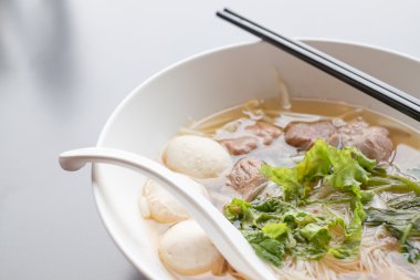 Tay şehriye çorbası