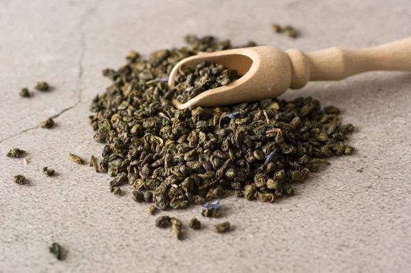 Dry Green Tea Leaves Highest Grade Wooden Measuring Spoon Light — Stock Photo, Image