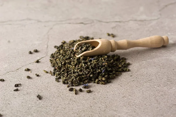 Dry Green Tea Leaves Highest Grade Wooden Measuring Spoon Light — Stock Photo, Image