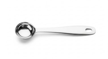 kaşık beyaz arkaplanda izole