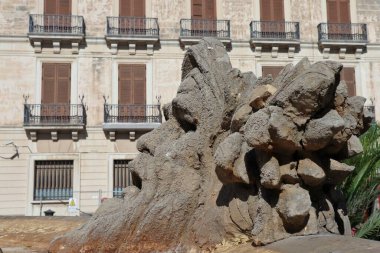 Syracuse, Sicilya, İtalya - 26 Ağustos 2020: Diana Fountain in Piazza Archimede heykeltıraş Giulio Moschetti tarafından 20. yüzyılın başında yapıldı