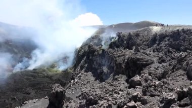 Etna - Panoramica del cratere nuovo dal bordo