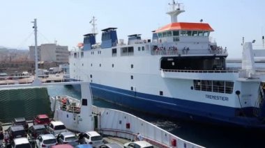 Villa San Giovanni - Traghetto in arrivo al porto