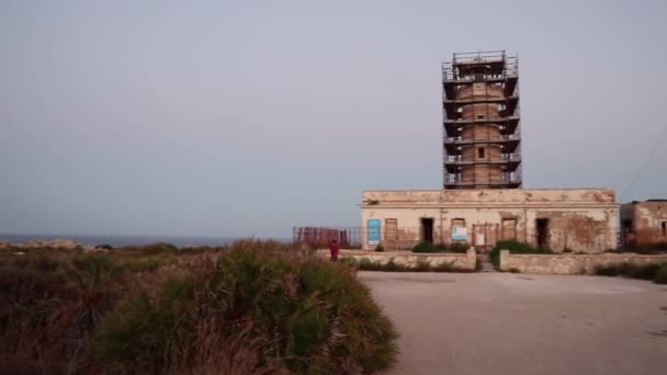 Siracusa - Panoramica del faro del Plemmirio al tramonto — Wideo stockowe