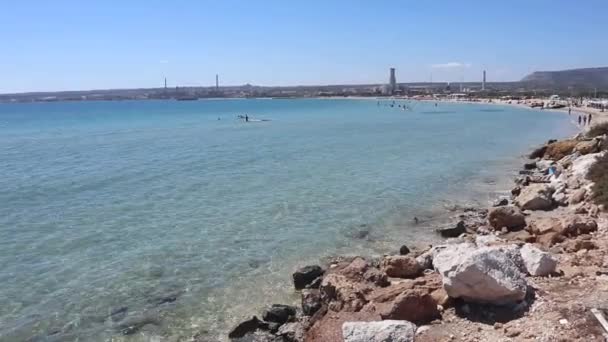 Priolo Gargallo "Panoramica della spiaggia di Thapsos" — Stockvideo