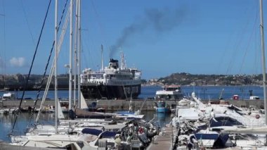 Pozzuoli - Panoramica del porto