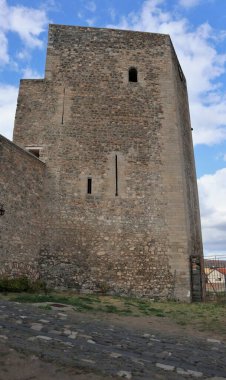 Melfi, Basilicata, İtalya - 1 Ekim 2020: 11. yüzyılda kurulan ve daha sonra Swabianlar, Angevinler ve Aragonca tarafından genişletilen kale