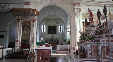 Nusco, Campania, İtalya - 2 Ekim 2020: Sant 'Amato Katedrali İçi