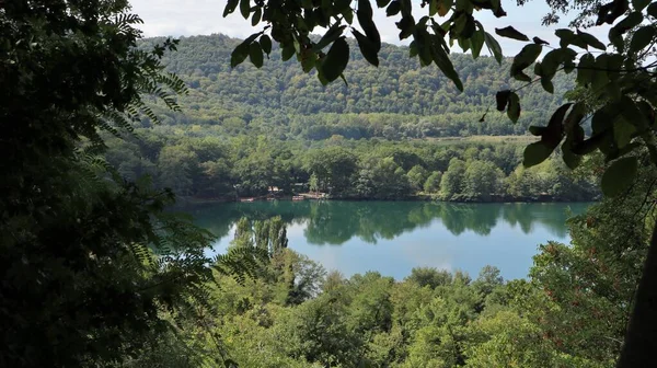 Monticchio Basilicata Włochy Października 2020 Panorama Lago Piccolo Małej Drogi — Zdjęcie stockowe